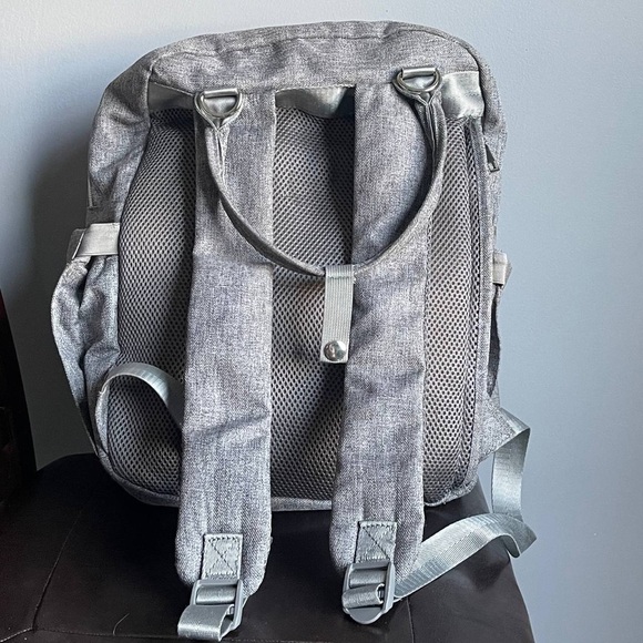 Unisex Babbleroo Gray Travel Diaper Bag Backpack Multi-pockets - Picture 3 of 13